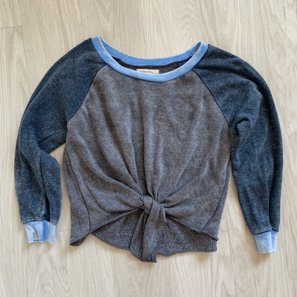 Gray and blue tie up sweatshirt size small